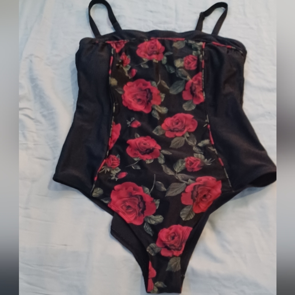 Forever 21 rose swimsuit size 3x